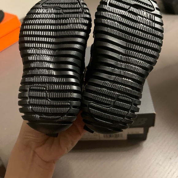 Boys New Balance kids shoes - Picture 4 of 4